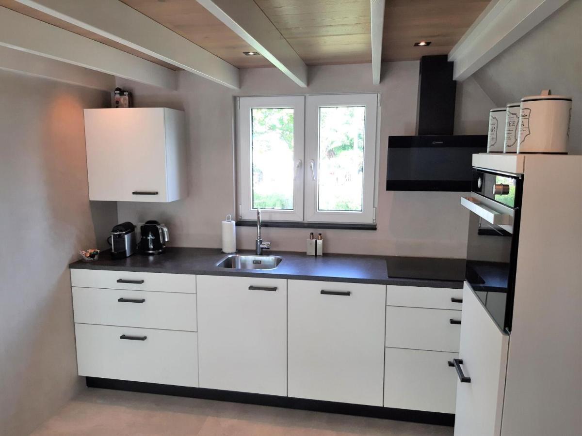 Stylish Holiday Home By The Sea Tuitjenhorn Екстериор снимка