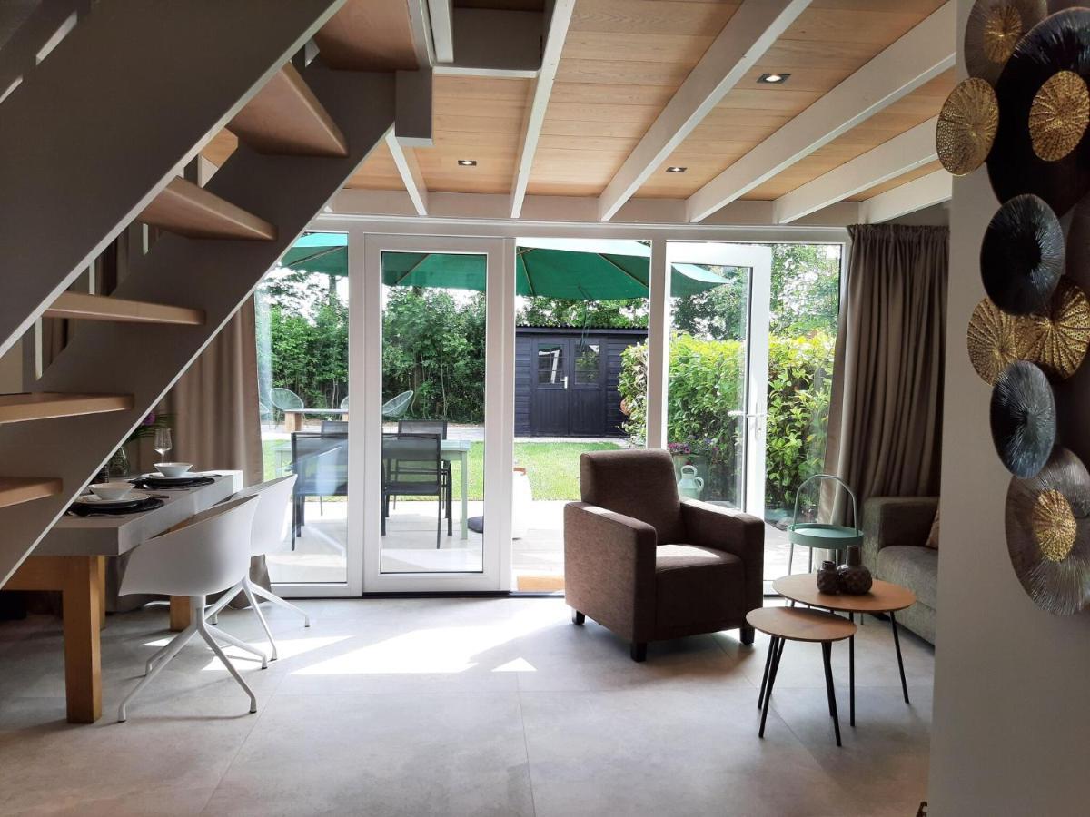 Stylish Holiday Home By The Sea Tuitjenhorn Екстериор снимка